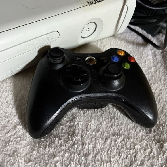 Microsoft Xbox 360 Lot 120GB White Console WiFi Extender Power Cord Controller - Picture 2 of 7